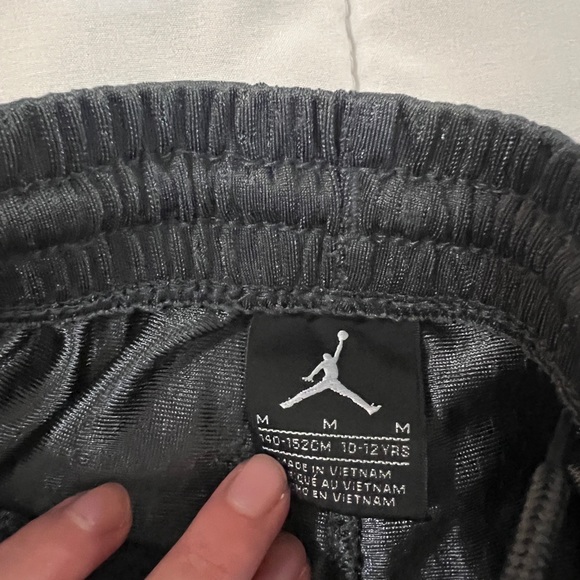 Nike Jordan boys basketball shorts - Picture 2 of 2